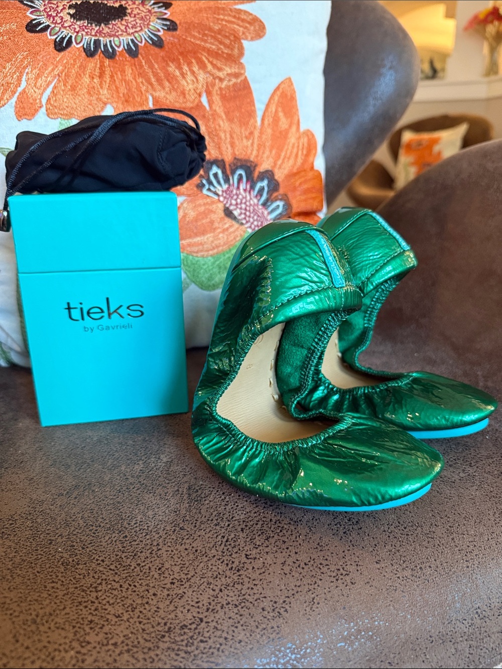 TIEKS BALLET FLATS “EMERALD GREEN” PATENT LEATHER FOLDABLE LNC SIZE 8